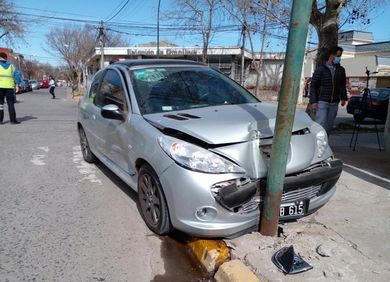 Así quedó uno de los vehículos.