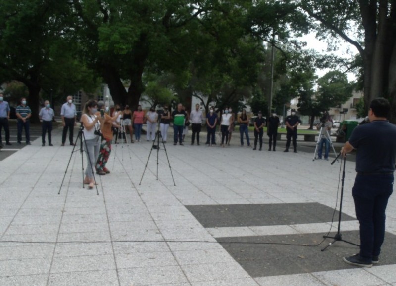 Sencilla ceremonia.