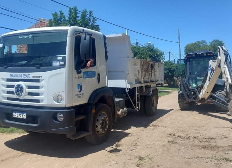 Con este tipo de trabajos logramos que el agua escurra de una mejor manera por las calles y mejoramos las condiciones de las mismas.