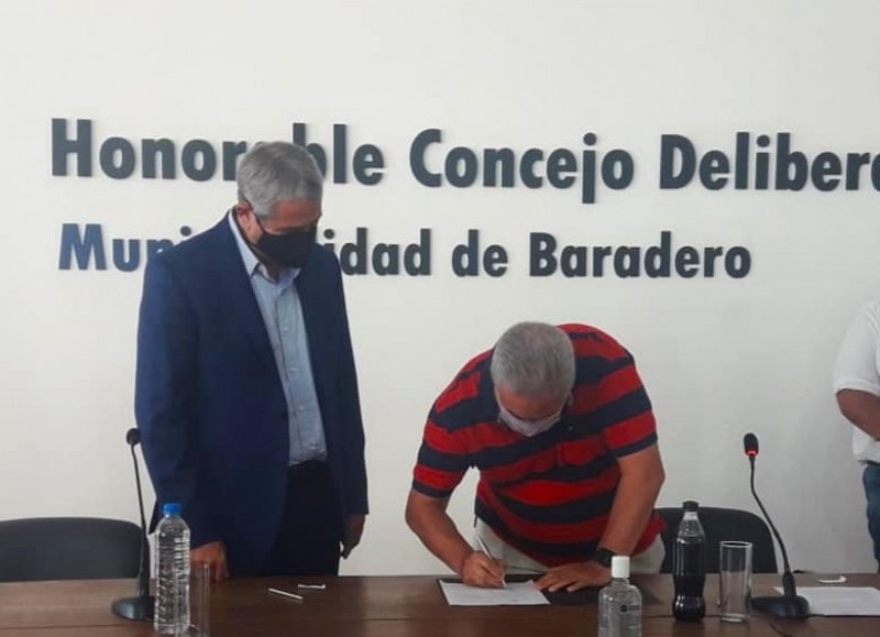 El encuentro estuvo pautado en Baradero, donde Ricardo Alessandro firmó un convenio marco para la construcción de viviendas sociales.