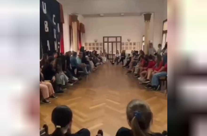 El reconocimiento se realizó en el Salón Blanco Municipal.