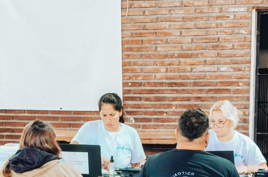 Atención de 10 a 15 horas.