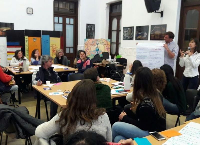 En la jornada se reflexionó sobre el potencial educador de las ciudades.