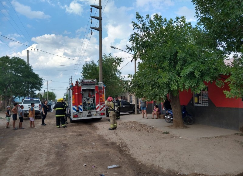 Expeditivo accionar de los bomberos.