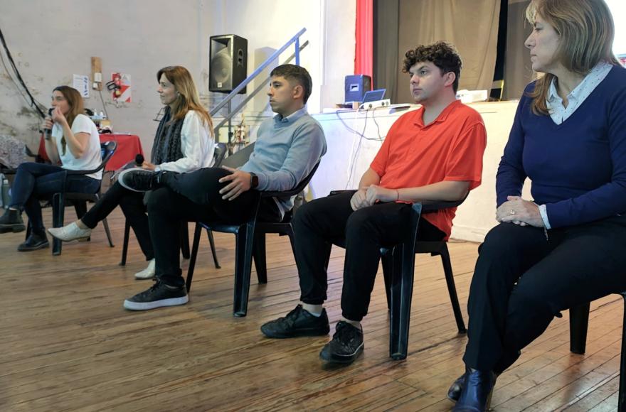 Se trata de una iniciativa destinada a la orientación vocacional y laboral de los estudiantes locales.