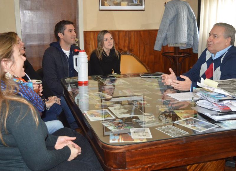 Encuentro en el despacho de Intendencia.