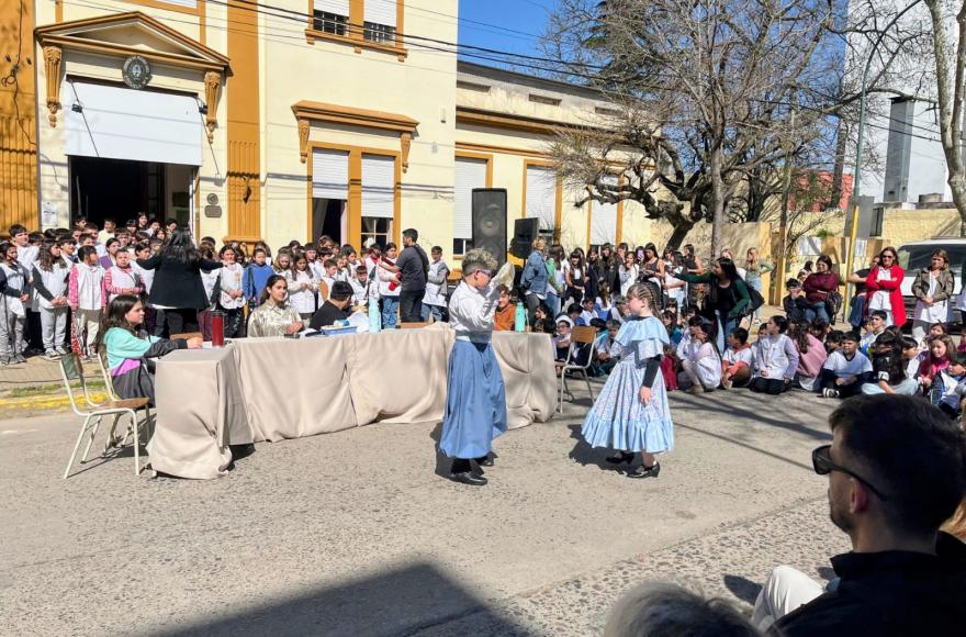 Los pequeños interpretaron una zamba.