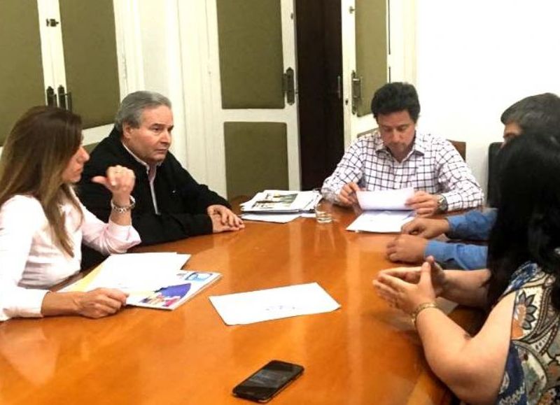 Alessandro e integrantes de su equipo fueron recibidos por Gabriel Sánchez Zinny.