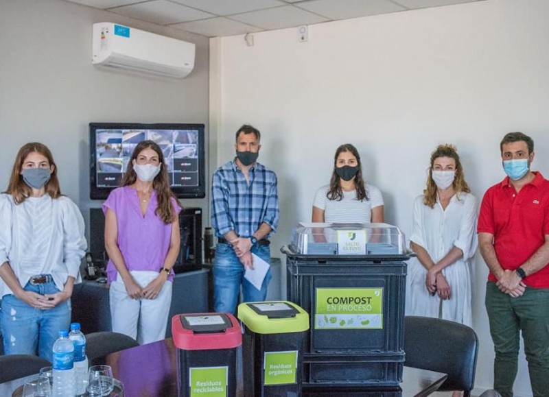 Además, informaron que en la bolsa verde, puede ir el plástico, papel, cartón y vidrios.

 