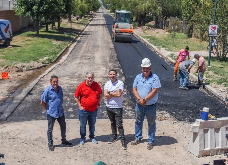 Realizan el respectivo cordón cuneta.