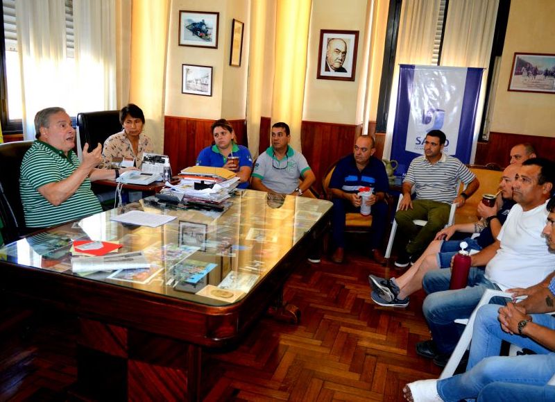 Encuentro en la sede gubernamental.