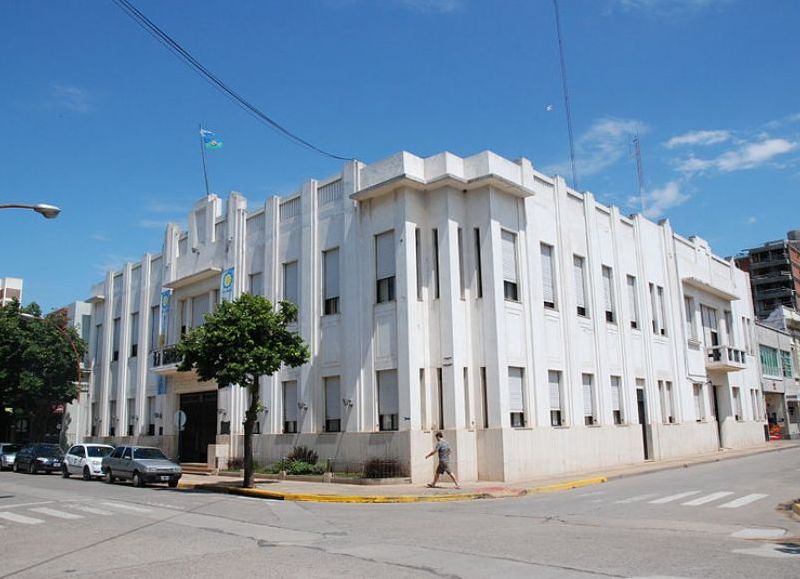 Debe acudir al palacio comunal.