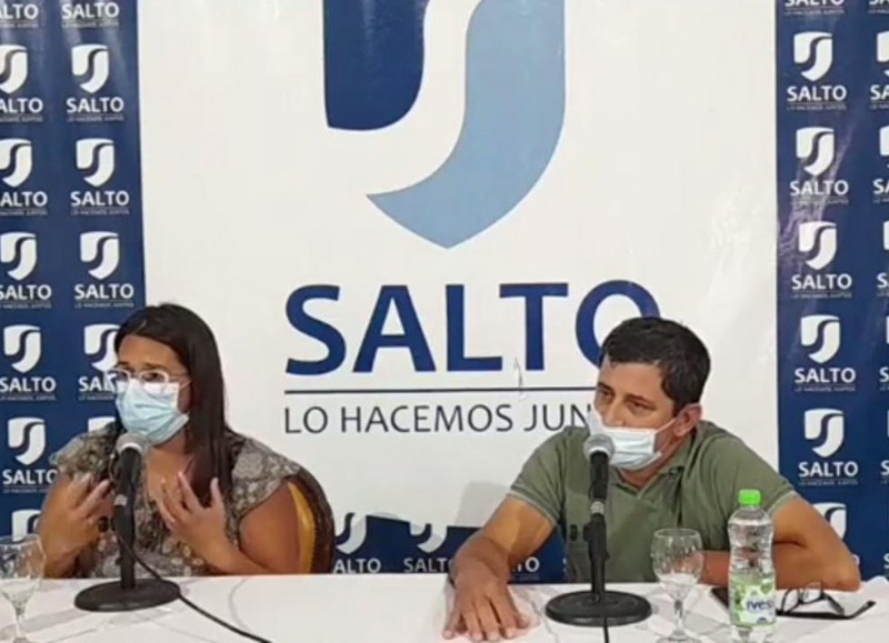 Conferencia de las autoridades del Hospital.