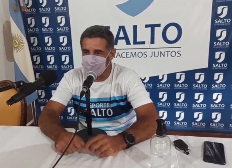El director de Deportes, Héctor Vera, brindó una conferencia de prensa, despejando dudas y brindando detalles sobre la reunión realizada con la Liga de Fútbol local, planificando el posible regreso del fútbol.