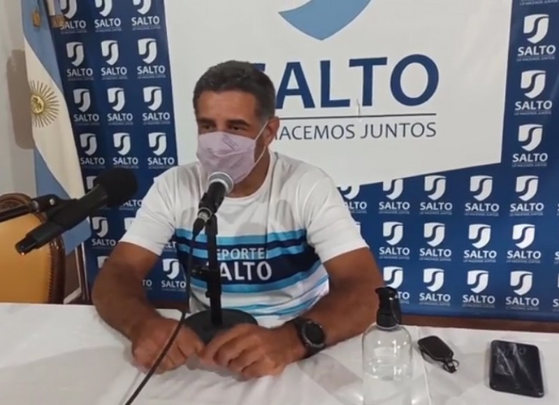 El director de Deportes, Héctor Vera, brindó una conferencia de prensa, despejando dudas y brindando detalles sobre la reunión realizada con la Liga de Fútbol local, planificando el posible regreso del fútbol.
