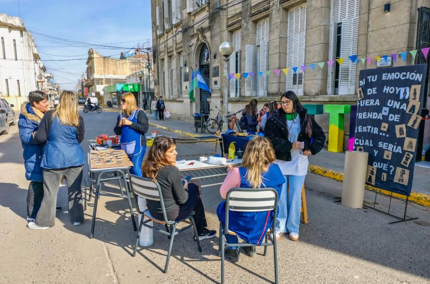 Tras la ceremonia inaugural, los proyectos permanecieron expuestos.