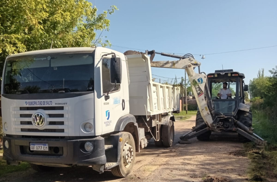 Intensa mañana de servicios municipales en Salto y Berdier