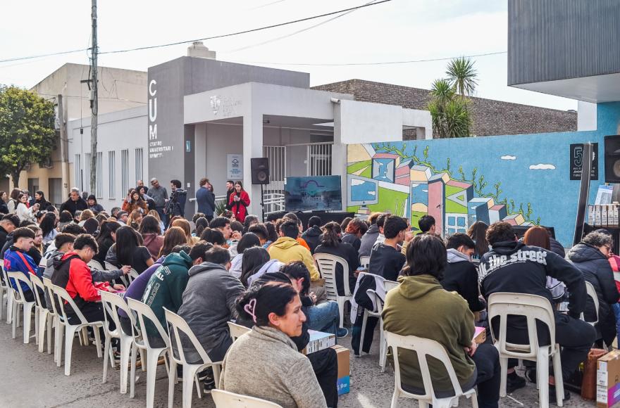 Se inauguró formalmente una nueva aula para el CUM.