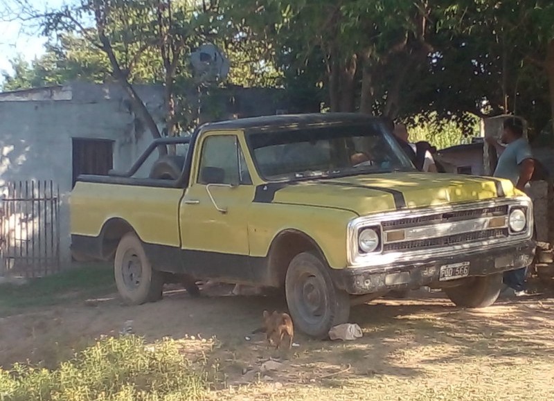 La camioneta secuestrada tras una serie de allanamientos.