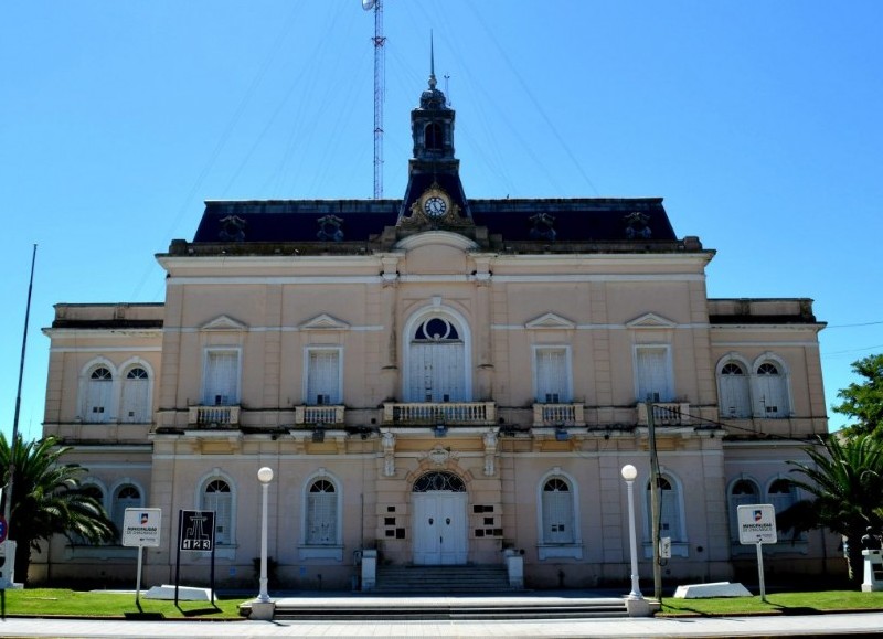 Vecinos denunciaron supuesta corrupción en el Gobierno Municipal de Chacabuco de Víctor Aiola en el área de servicios públicos.