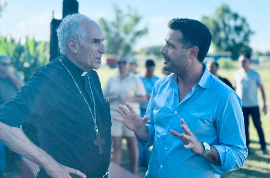 El acto fue presidido por Camilo Alessandro y Monseñor Hugo Santiago. 