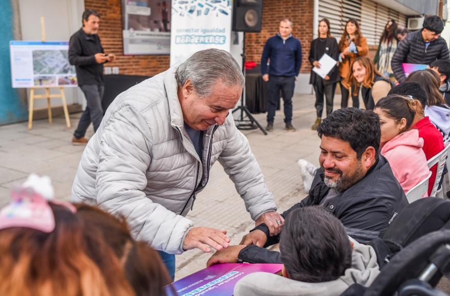 El intendente presente en el acto.