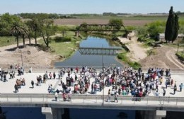 Con una sentida reinauguración, quedó habilitado el nuevo puente Valentín Vergara