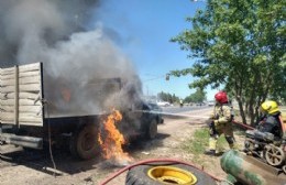 Se incendió una camioneta en la avenida Virginia Gemme