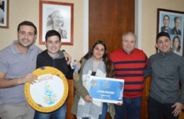 Emmanuel González y Luciana Simaldone son dos jóvenes emprendedores de Salto