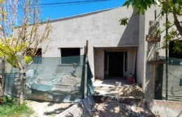 Funcionarios municipales recorrieron obras en la Escuela 27