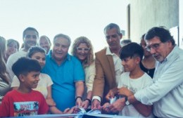 El ministro de Educación bonaerense acompañó al intendente en la inauguración de una nueva escuela en la ciudad