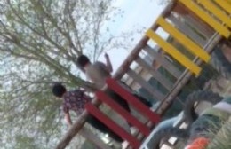 ¡indignante!: rompen juegos en el parque del barrio El Milagro