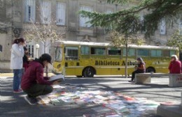 Viajar entre libros: la Biblioteca Ambulante llegó a nuestra ciudad