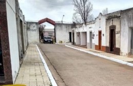 Tareas de limpieza y pintura en el Cementerio