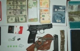 Rápido accionar del Centro de Monitoreo permitió la detención de una pareja con armas, drogas y dólares