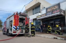 Bomberos sofocaron incendio en una verdulería