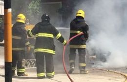 Se incendió un auto en pleno centro