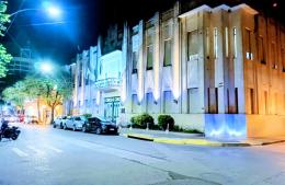 Iluminaron el Palacio Municipal por el día del duelo perinatal